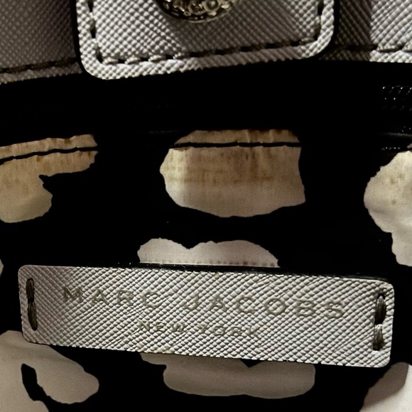 Marc Jacobs Metallic Silver Handbag shoulder bag, Marc Jacob’s beautiful light s - Picture 11 of 11